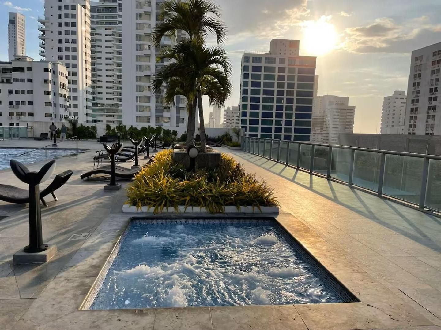 Luxury 3br Oceanview Bocagrande - Pool - Apartamento *
